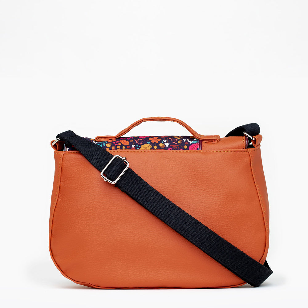 
                      
                        Maximini'z LOOMA bag
                      
                    