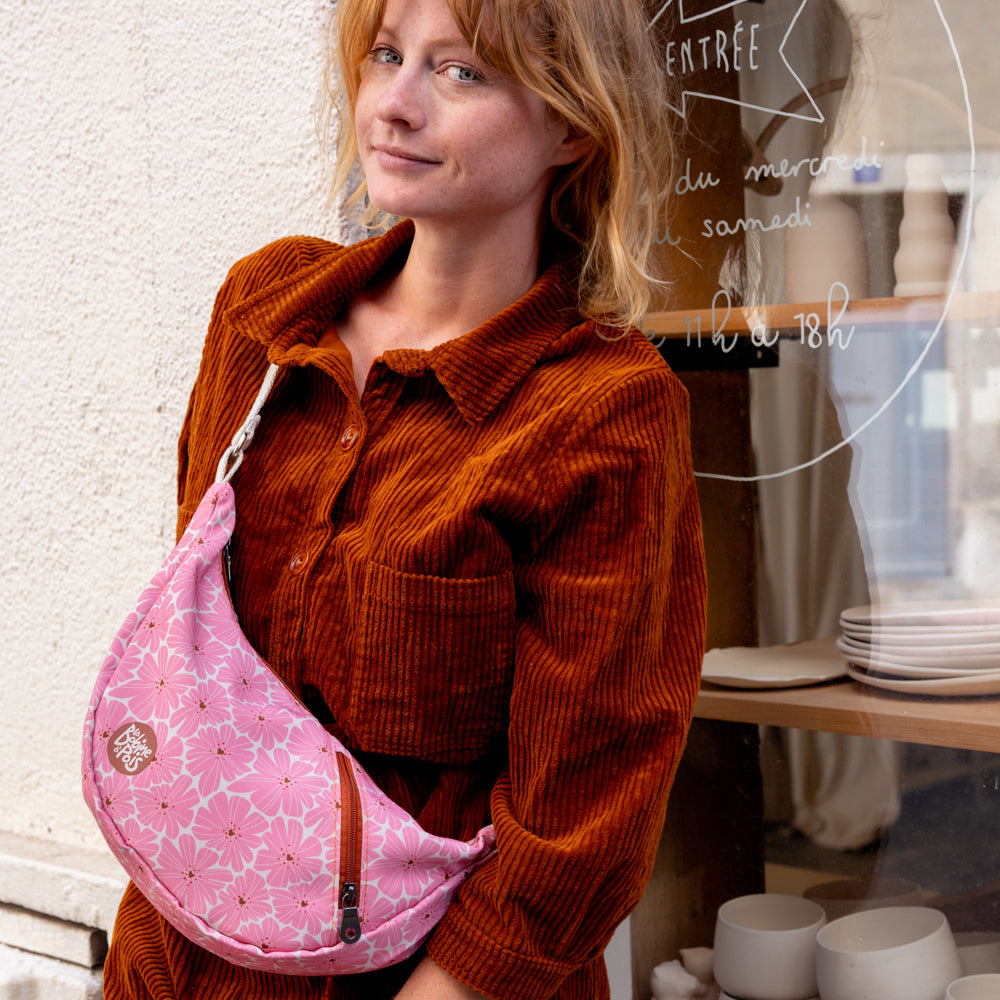 
                      
                        Petit sac crossbody MiniMoon OCTOBRE
                      
                    