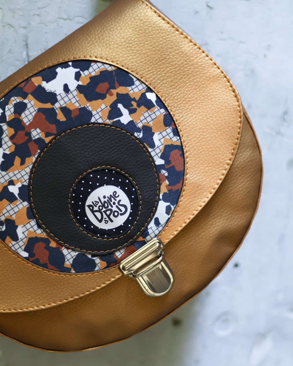 
                      
                        Sac besace Loopie DUNE
                      
                    