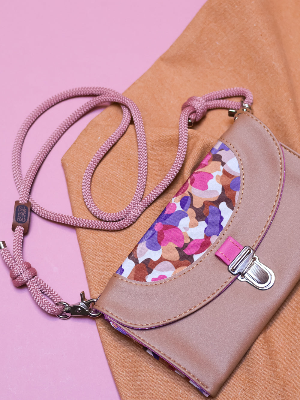 
                      
                        Pochette Compagnon ROSY
                      
                    