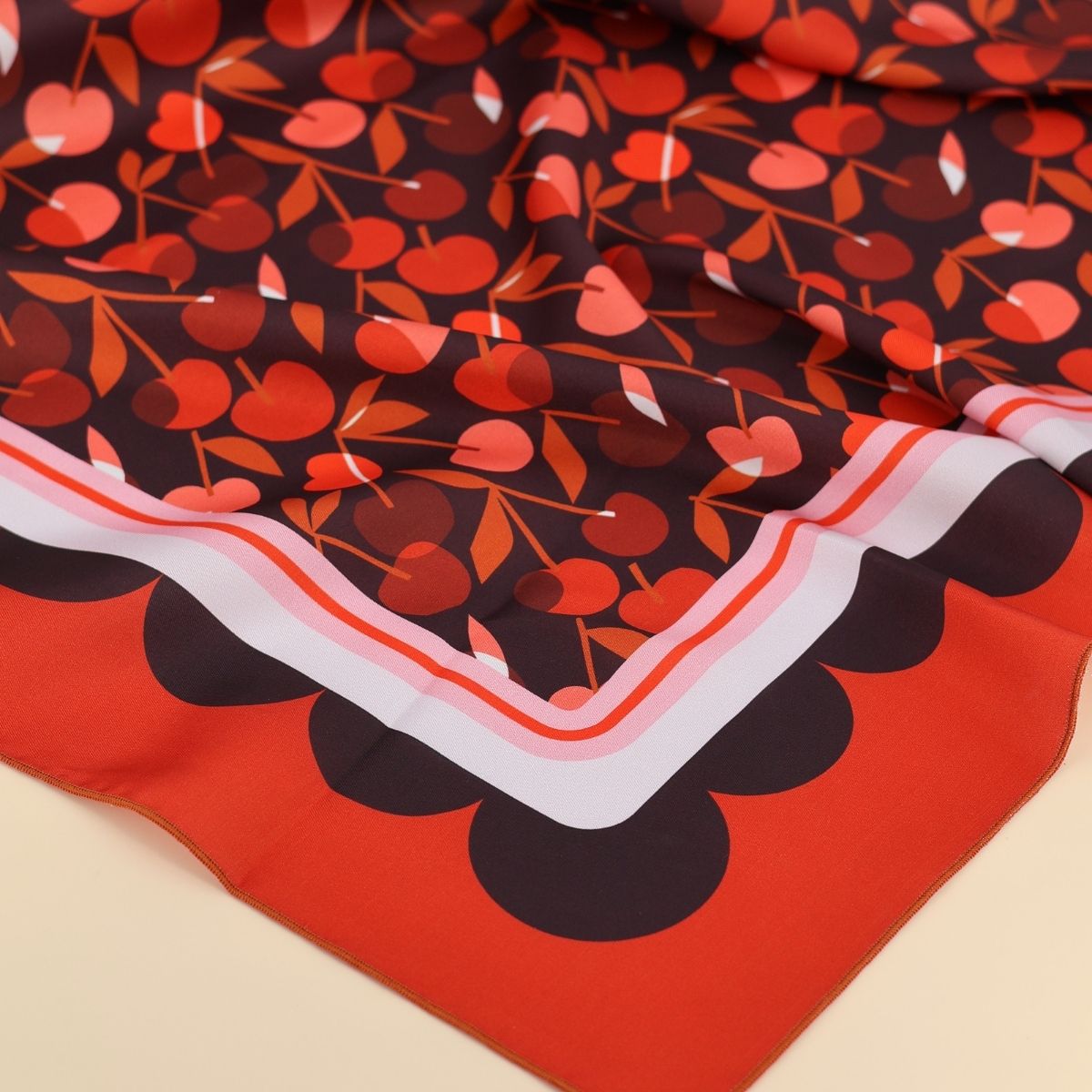 
                      
                        Foulard GRIOTTE
                      
                    
