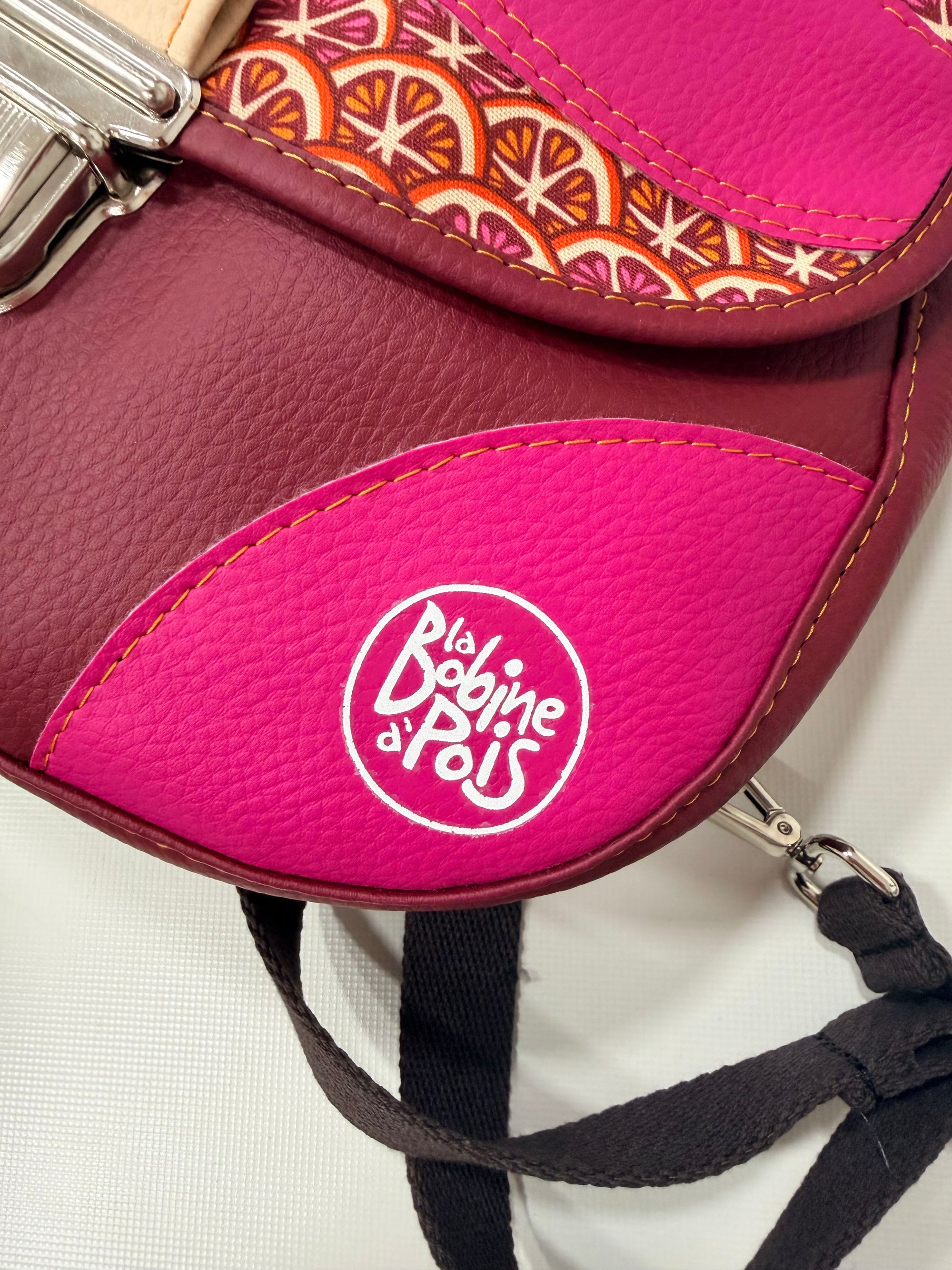
                      
                        Sac à dos convertible Roomi GRANITA
                      
                    