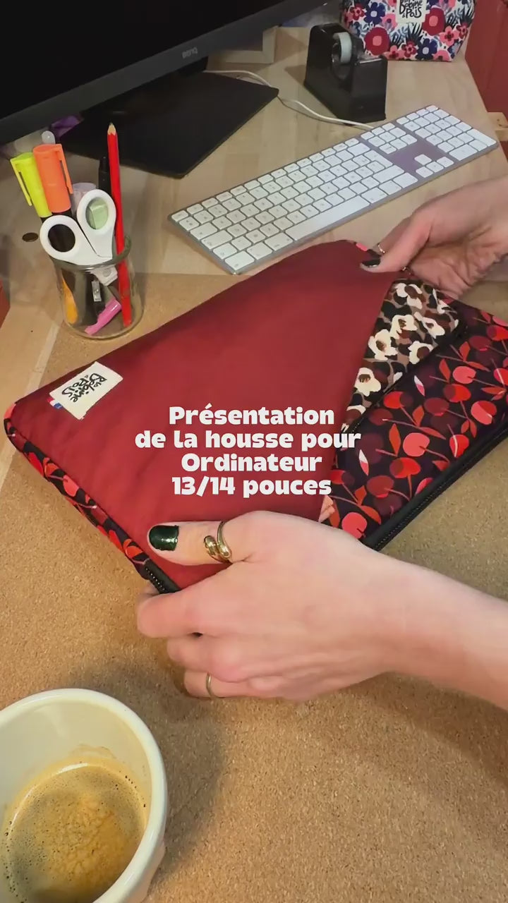 
                      
                        Load and play video in Gallery viewer, housse ordinateur.MOV
                      
                    