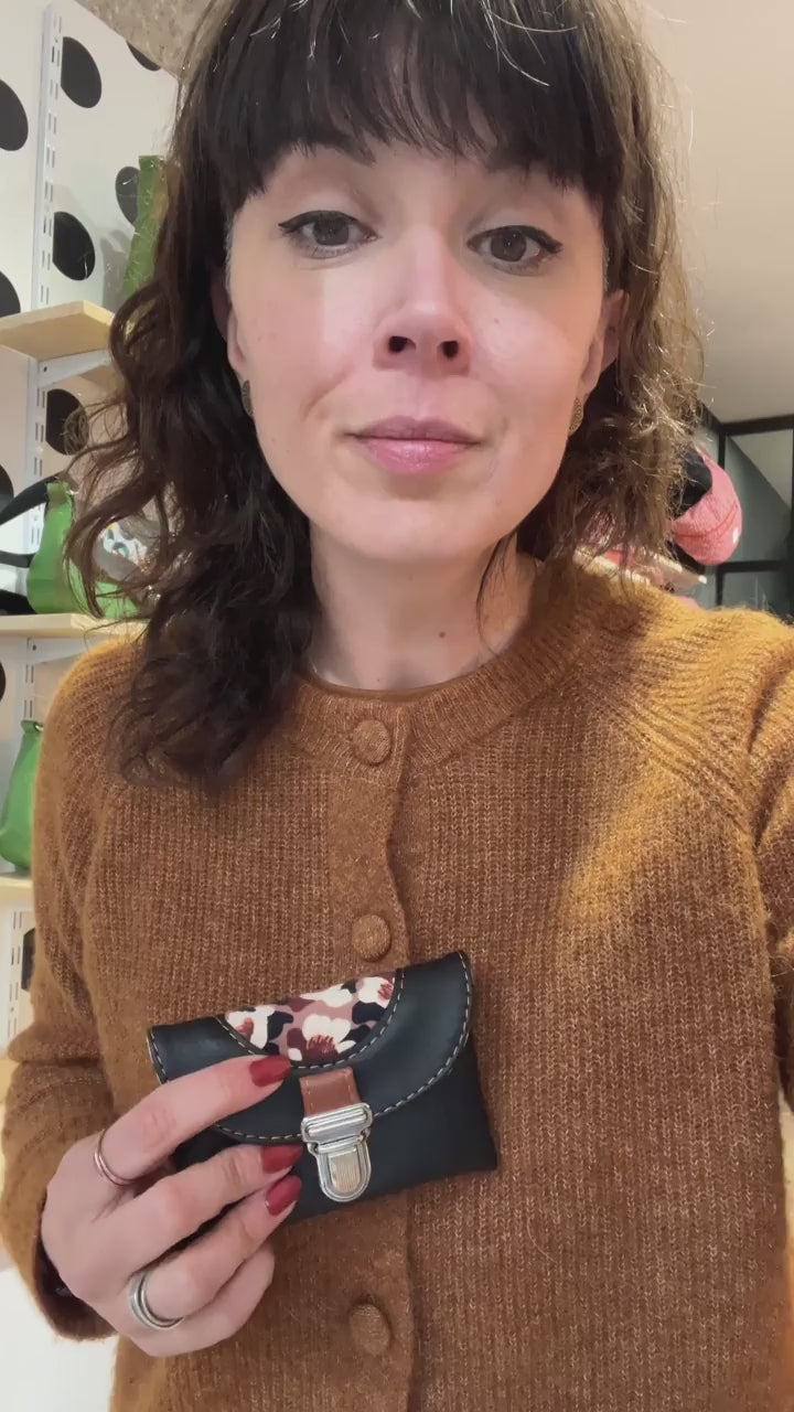 
                      
                        Load and play video in Gallery viewer, portemonnaie.mp4
                      
                    